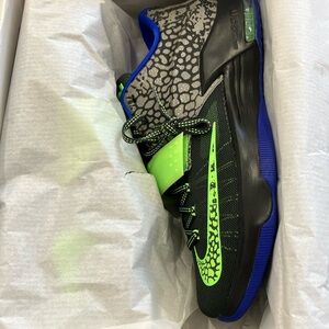 KD7 Nike Size 13 NIB
